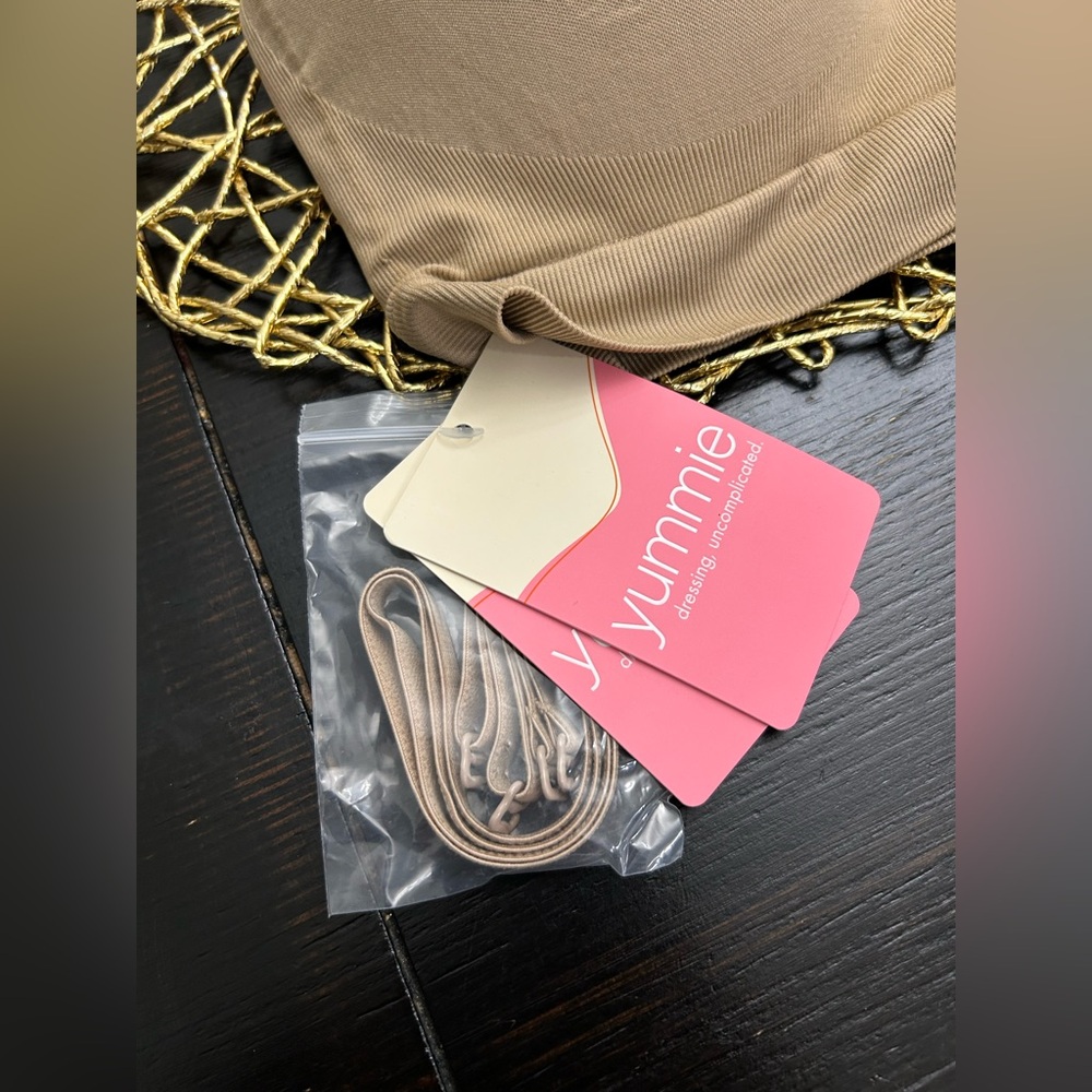 Yummie Peyton Contour Strapless Convertible Bra - Picture 9 of 10